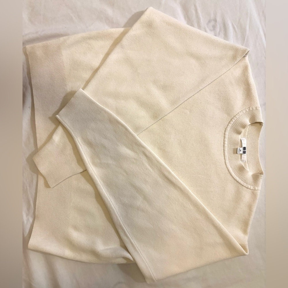 Uniqlo Women's Classic Cream Crew Neck Sweater